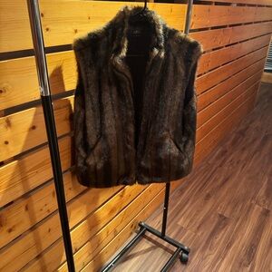 Cejon Elegant Dark Brown Fur Vest